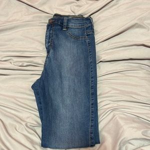Light blue jeans , size 7 , from fashion nova , skinny jeans